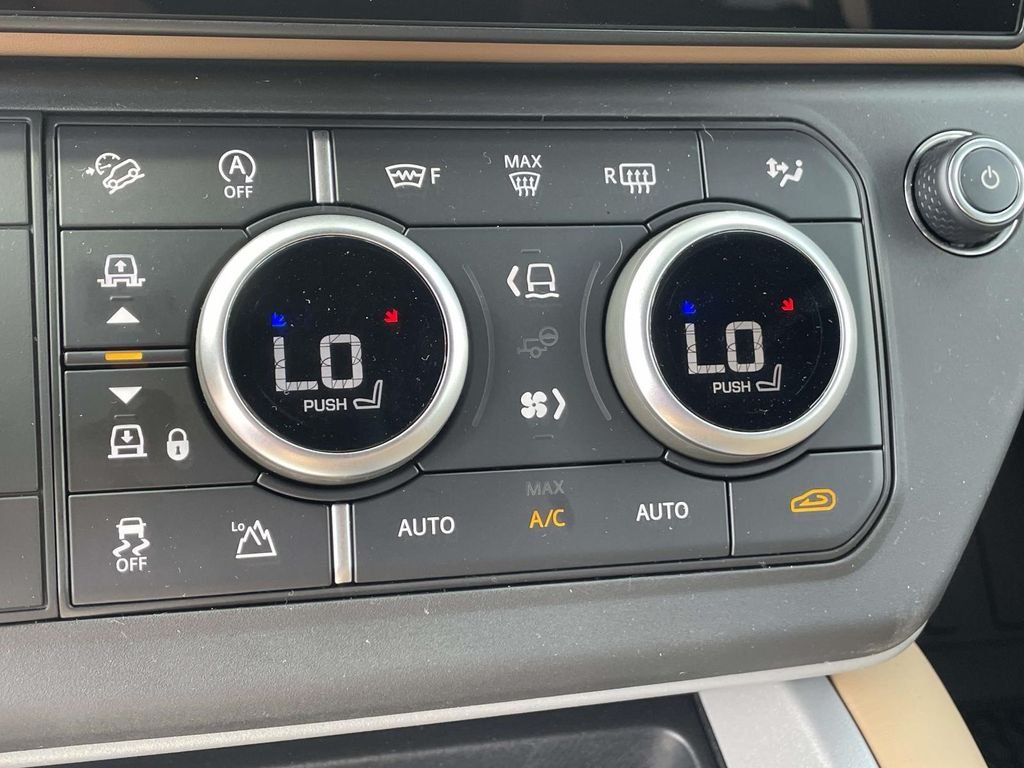 New 2026 Fuji White Land Rover V8 image 31
