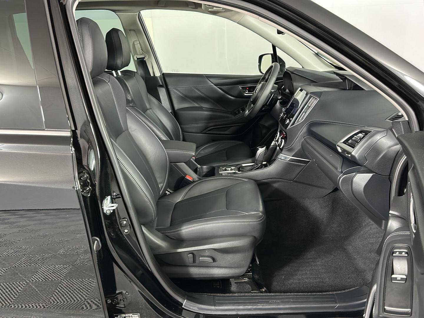 Used 2024 Crystal Black Silica Subaru Touring image 31