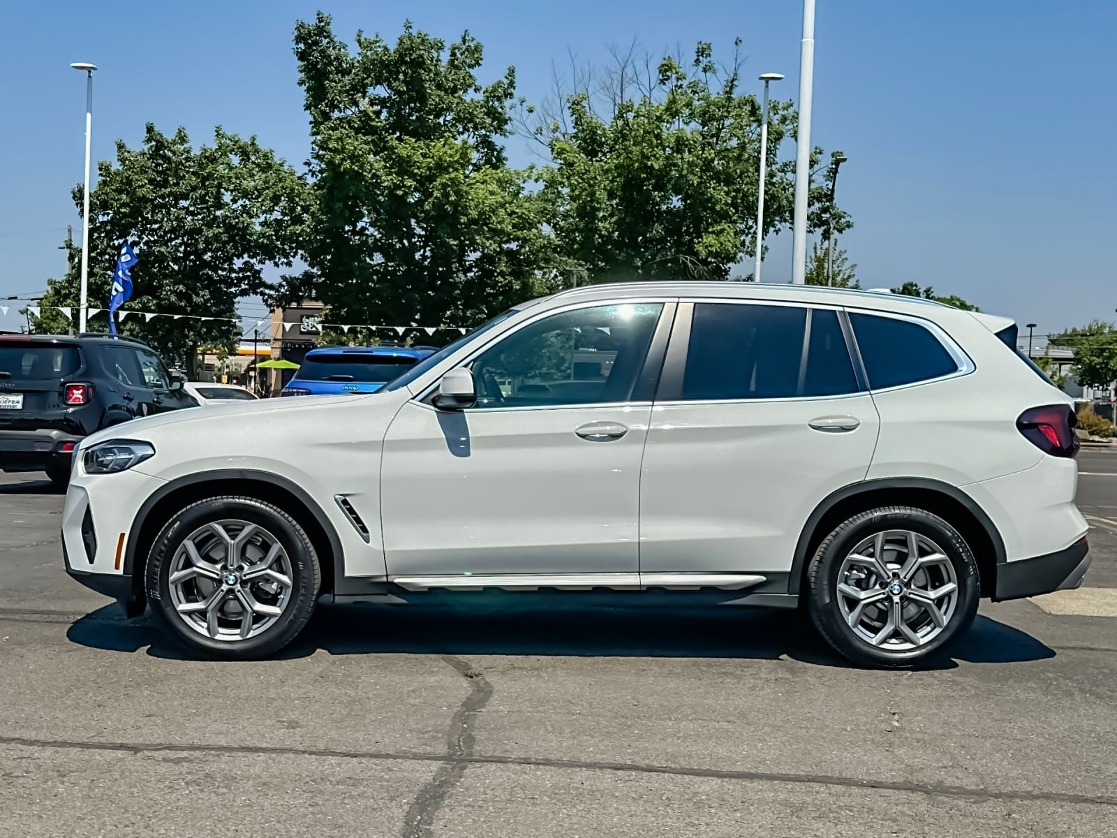 Used 2024  BMW xDrive30i image 6