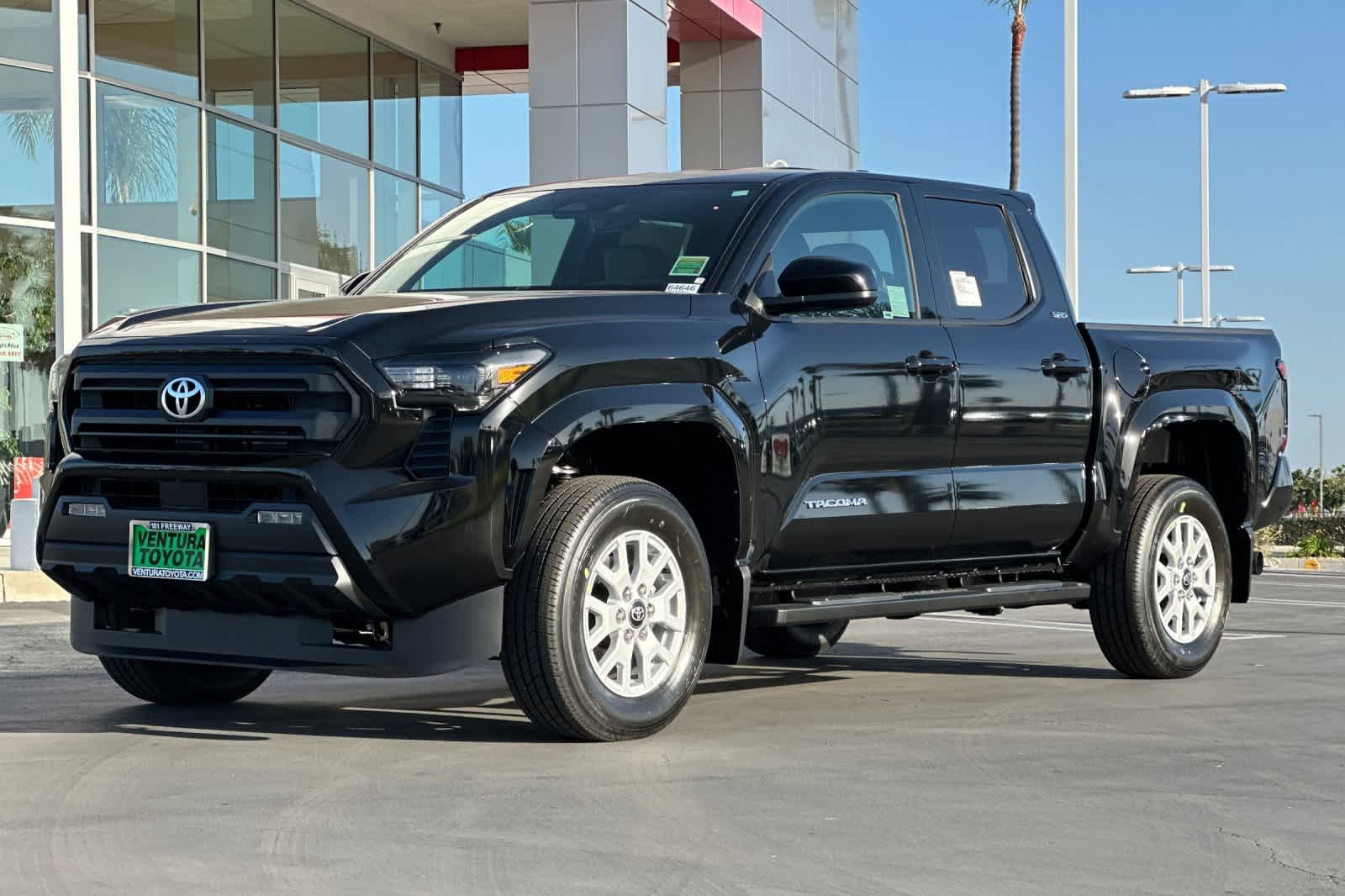2026 Toyota Tacoma SR5 - Photo 7