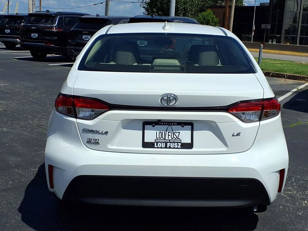 Used 2024 Ice Toyota LE image 21