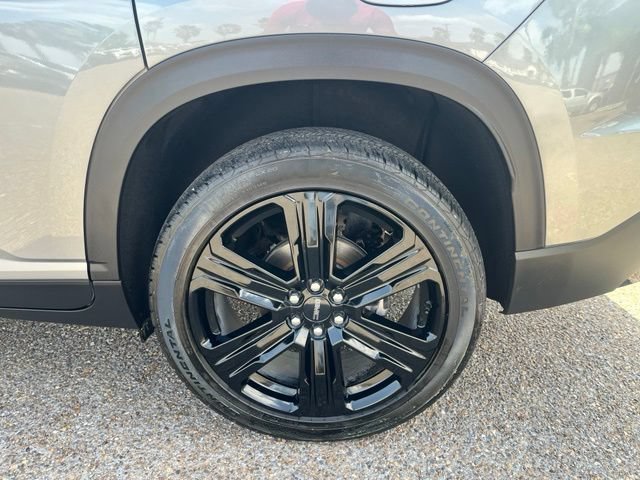 Used 2025 Sterling Metallic GMC Elevation image 10