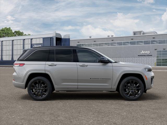 New 2026 Silver Zynith Exterior Paint Jeep Limited Reserve image 12