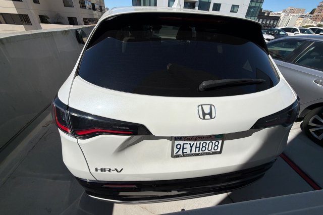 Certified Used 2023 Platinum White Pearl Honda EX-L image 9