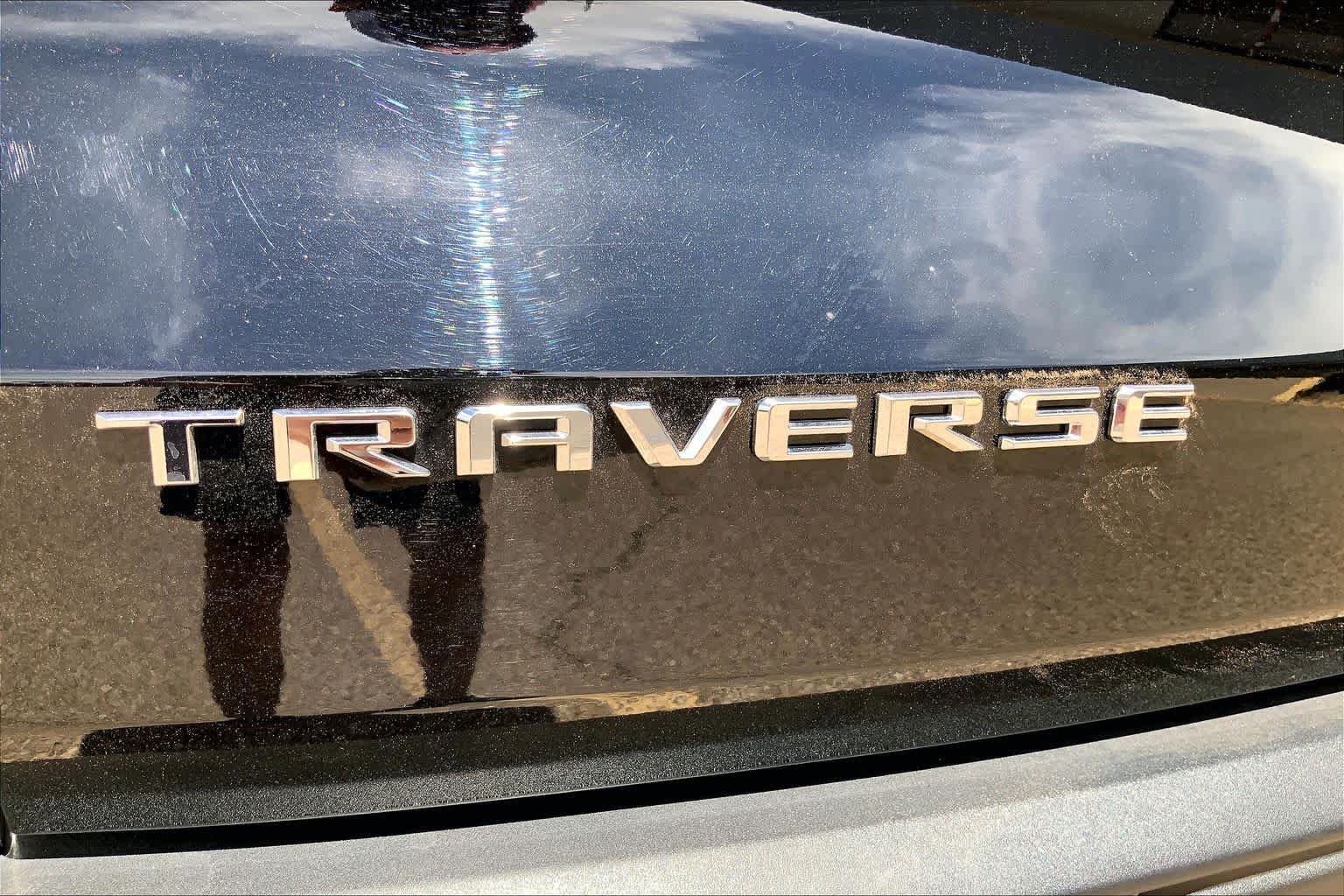 Used 2025 Mosaic Black Metallic Chevrolet FWD LT image 10