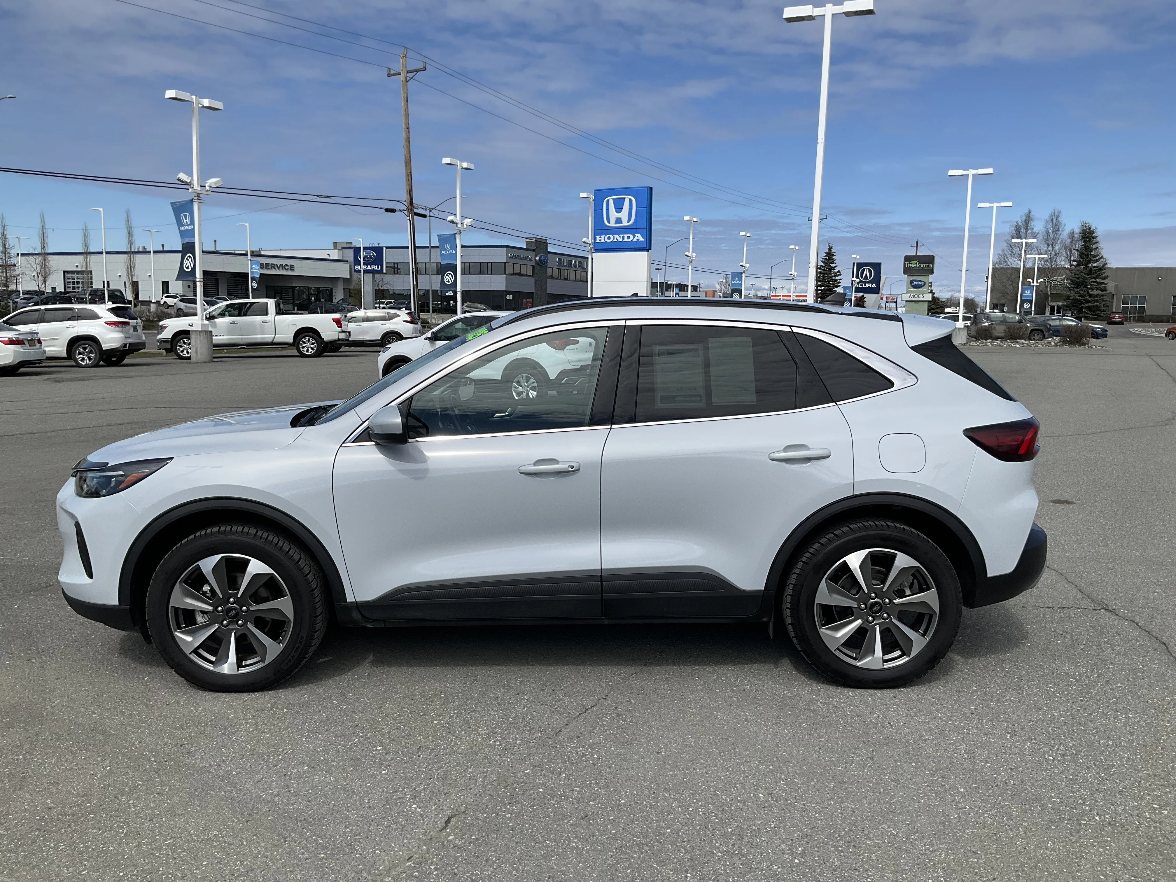 Used 2025 Carbonized Gray Metallic Ford Platinum image 3