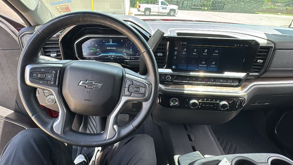 Used 2023 Red Chevrolet RST image 22