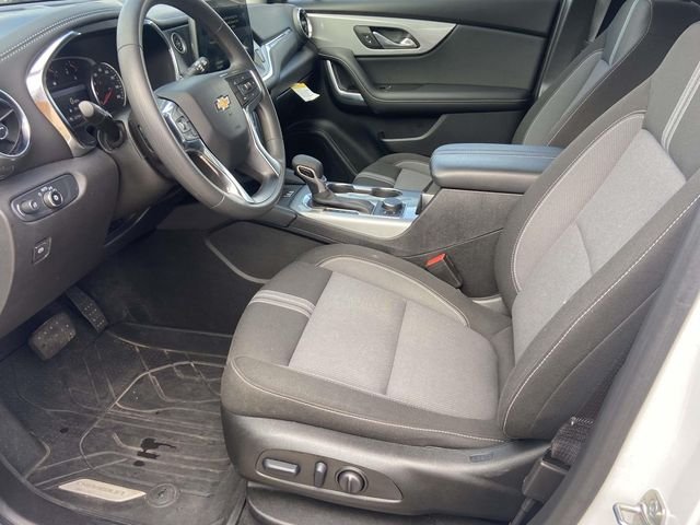 Used 2024 White Chevrolet LT image 10