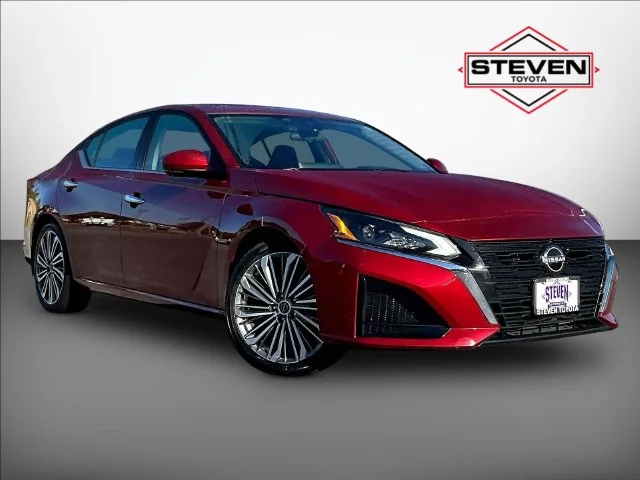 Used 2023 Red Nissan 2.5 SL image 1