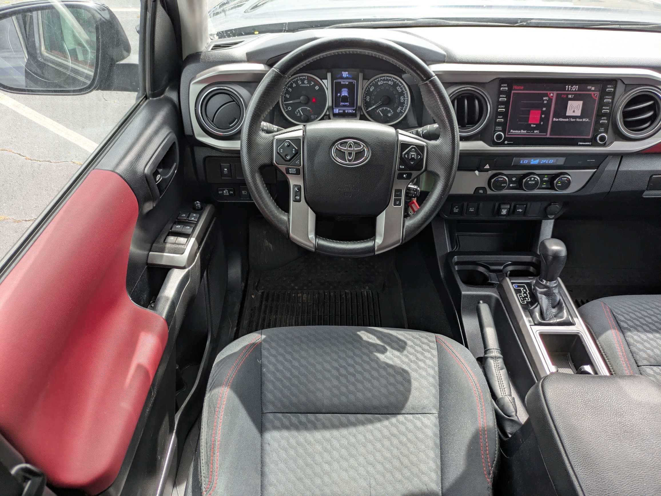 Used 2022 Black Toyota SR5 image 12