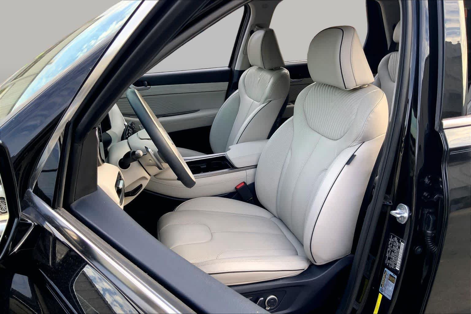 Used 2023 Abyss Black Pearl Hyundai Calligraphy image 8