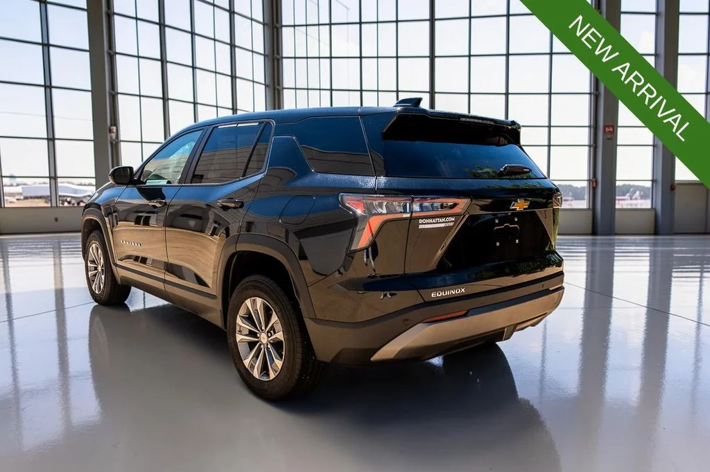 Used 2025 Black Chevrolet LT image 33
