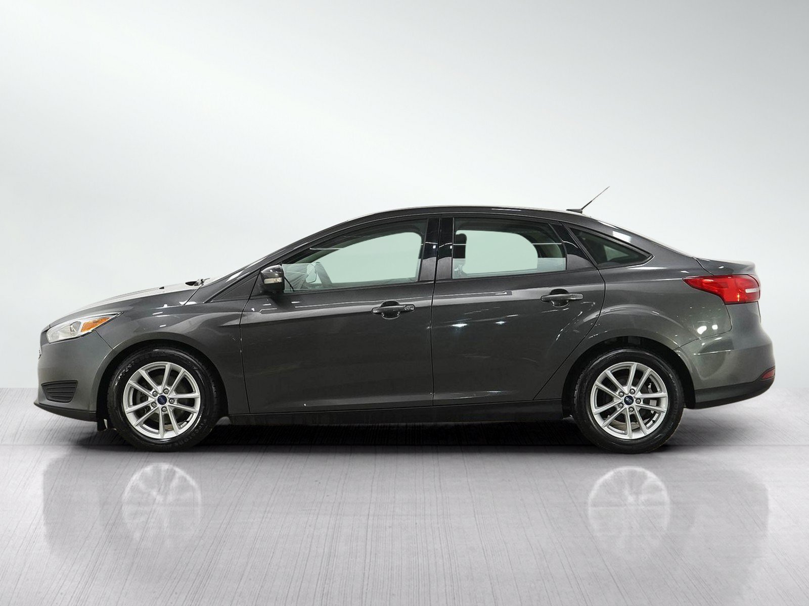 Used 2015 Ford Focus SE with VIN 1FADP3F25FL374222 for sale in South Saint Paul, Minnesota