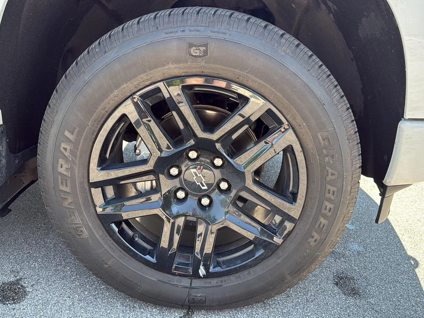 Used 2023 Summit White Chevrolet RST image 14