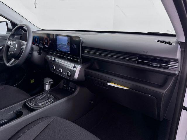 New 2026 White Hyundai SE FWD image 39