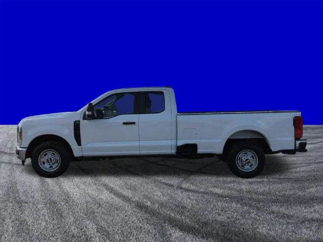 New 2027 Oxford White Ford F-350® XL image 7