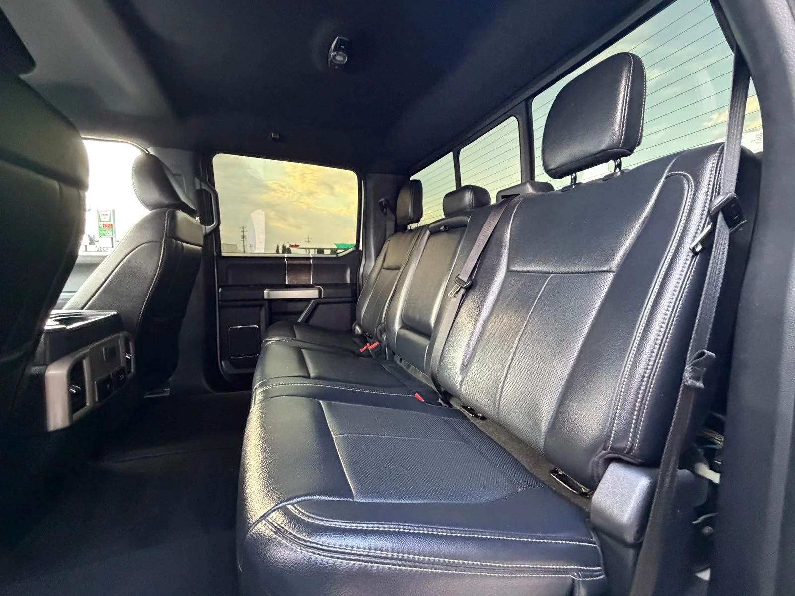 Used 2022 White Ford Lariat image 26