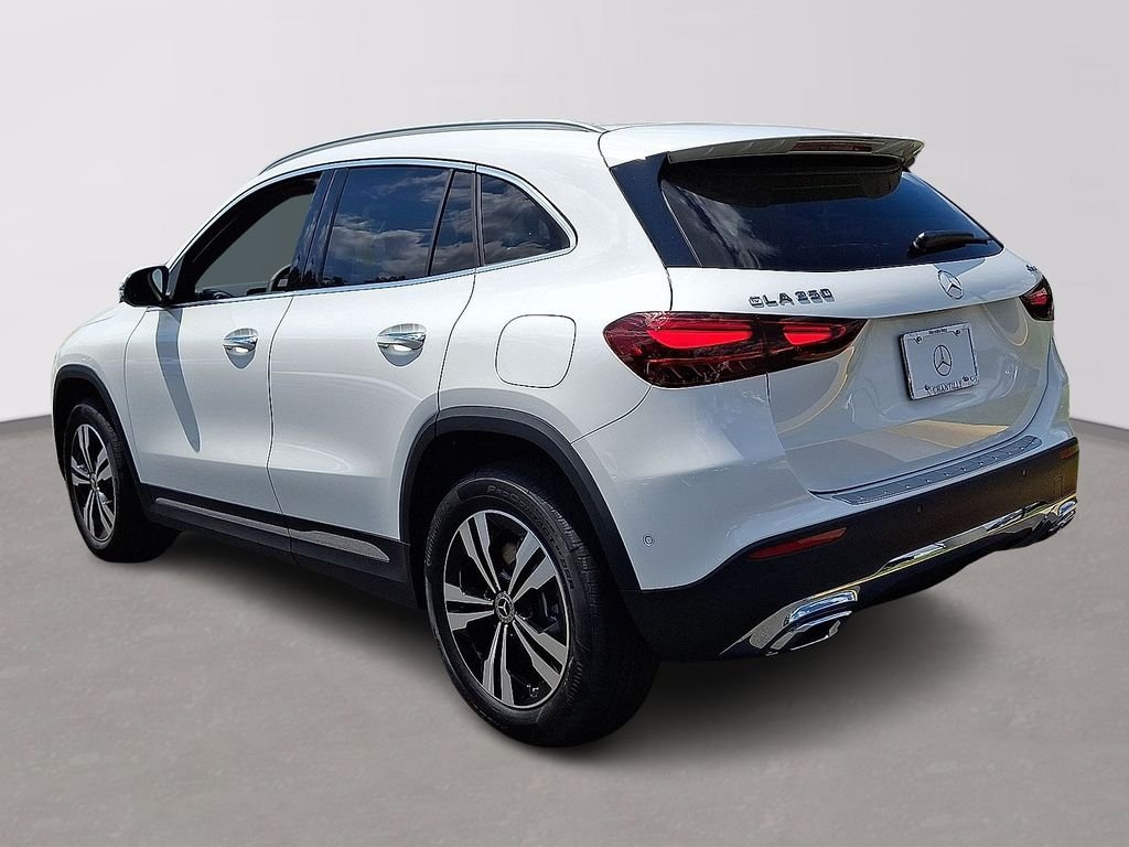 New 2026 Polar White Mercedes-Benz GLA 250 image 4