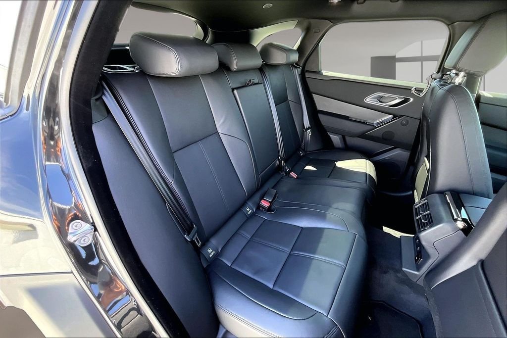 New 2026 SANTORINI BLACK Land Rover S image 10