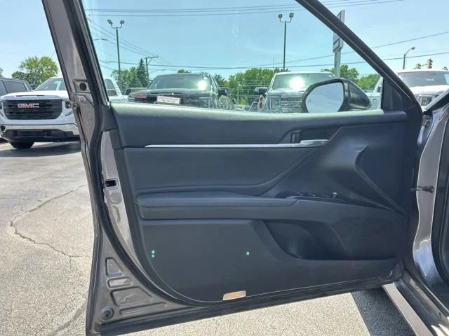 Used 2018 Gray Toyota XLE image 23