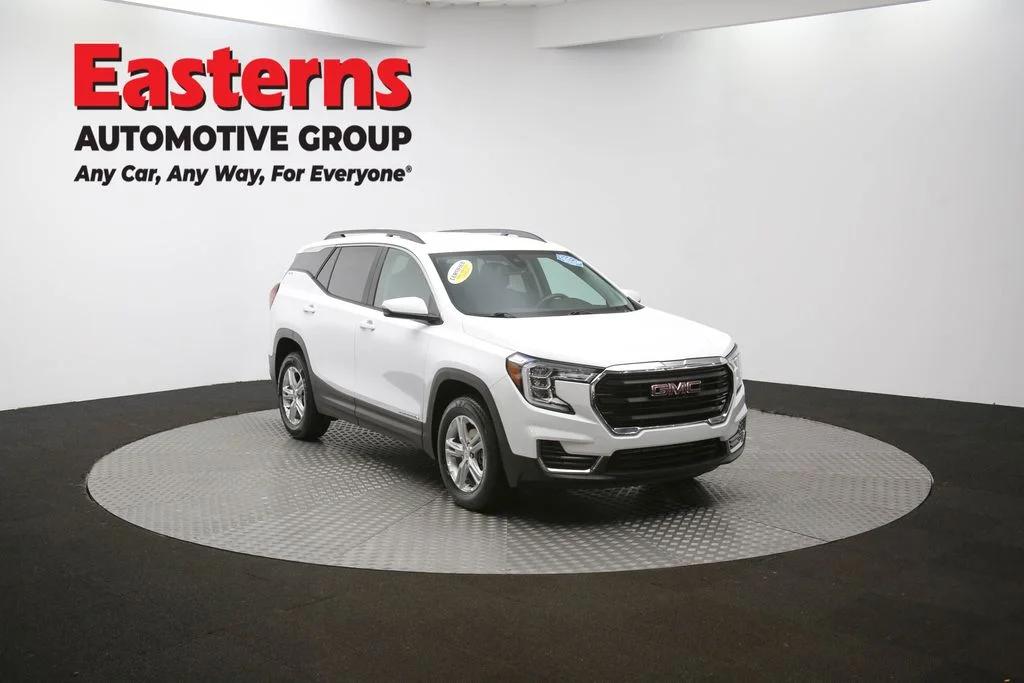 Used 2023 White GMC SLE image 47