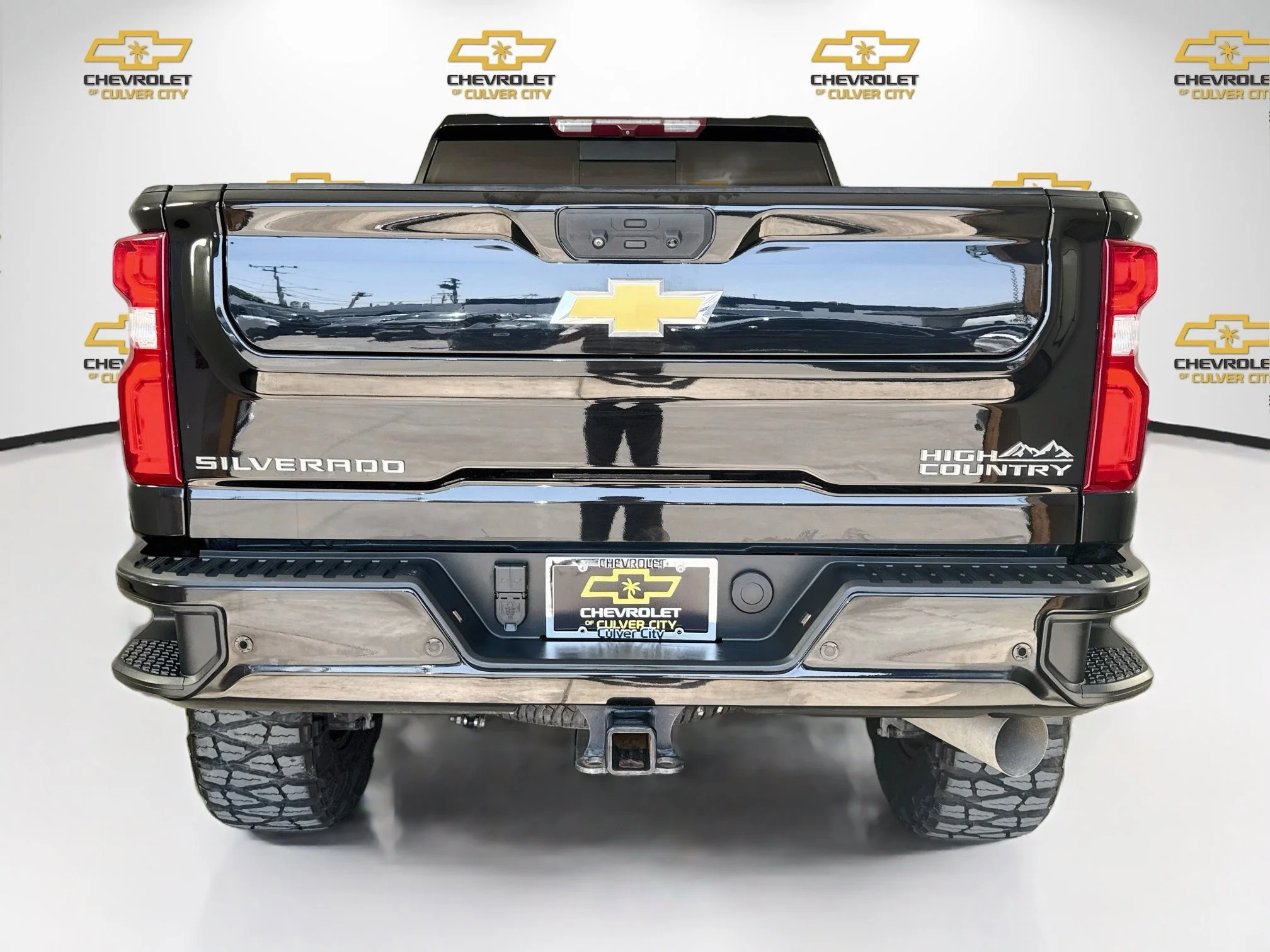 Used 2022 MOSAIC BLACK METALLIC Chevrolet High Country image 7