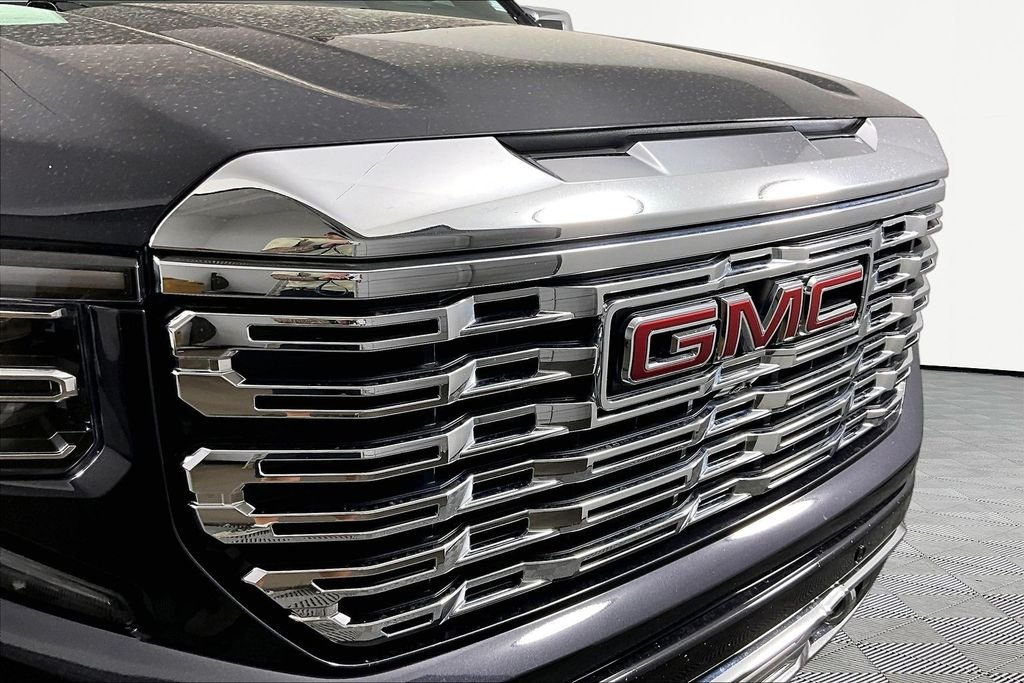 Used 2023 Silver GMC Denali image 28