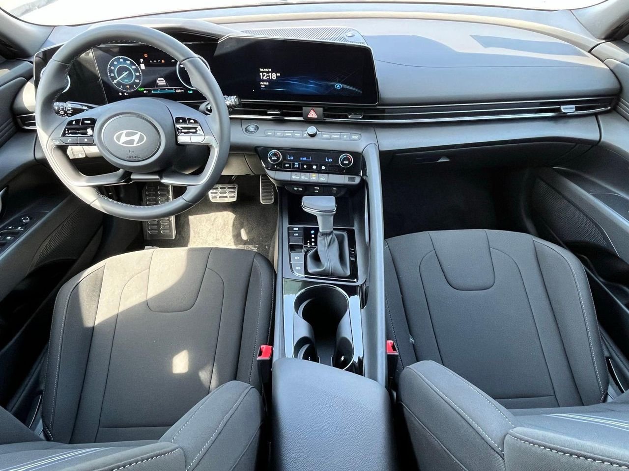 New 2025 White Hyundai SEL Sport image 8
