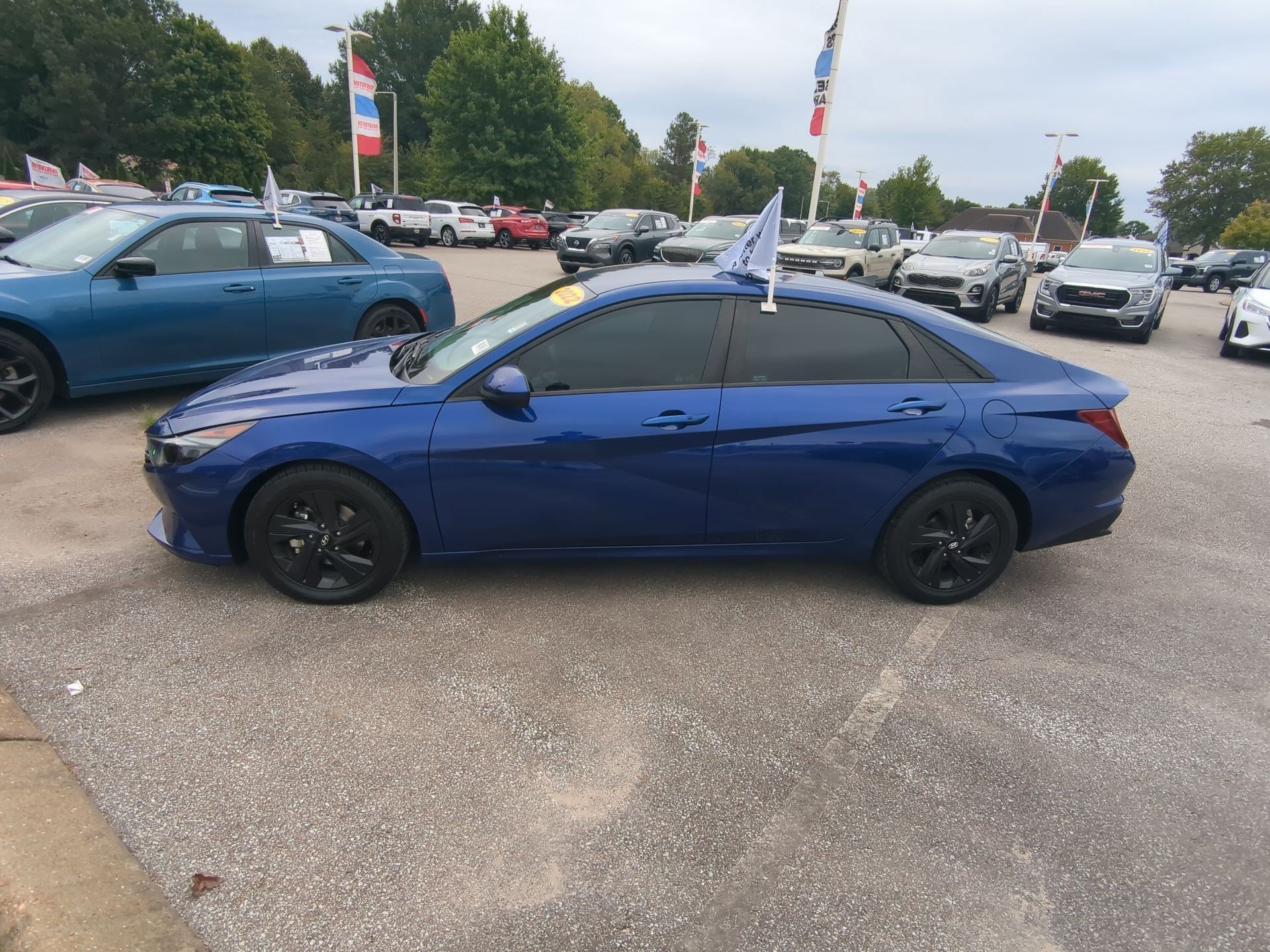 Used 2023 Intense Blue Hyundai SEL image 5