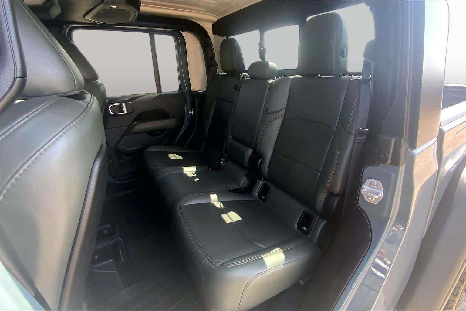 Used 2024 Anvil Clearcoat Jeep Mojave image 21