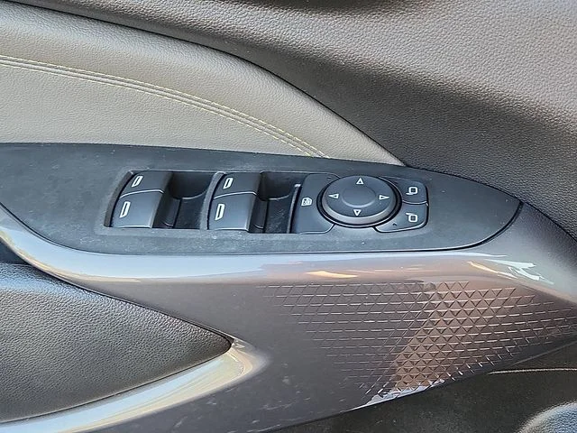 Used 2024 Brown Chevrolet ACTIV image 25