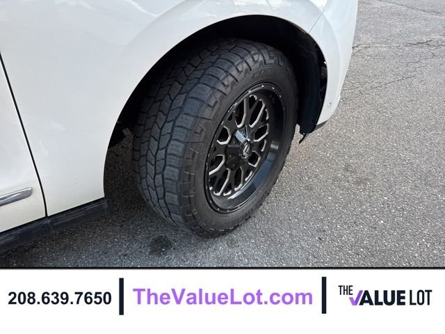Used 2019 White Lincoln Reserve image 11
