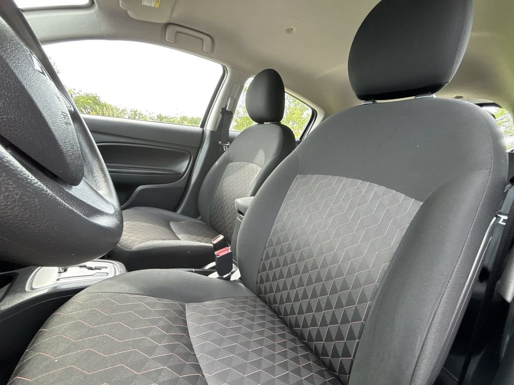 Used 2024  Mitsubishi  image 13