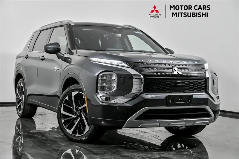 2025 Mitsubishi Outlander Plug-in Hybrid SEL S-AWC's photo