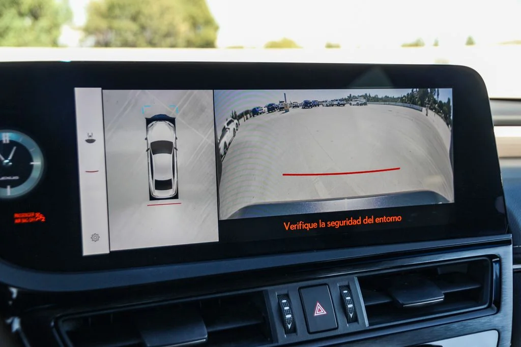 Used 2024 Gray Lexus 300h F SPORT Handling image 24