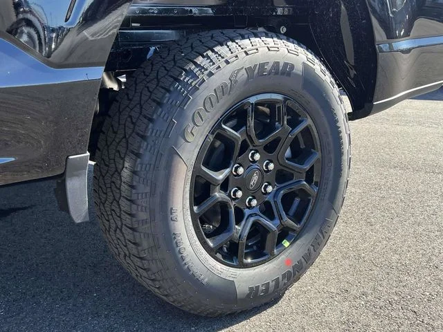 New 2026 Agate Black Metallic Ford XLT image 9