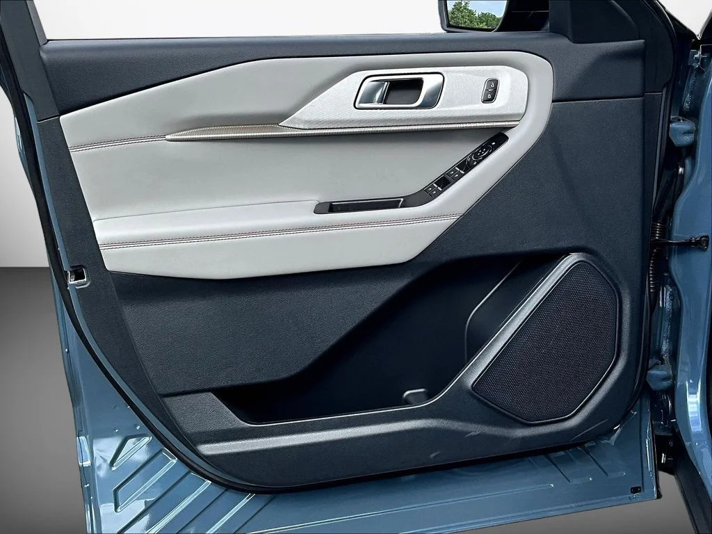 New 2026 Vapor Blue Metallic Ford Active image 23