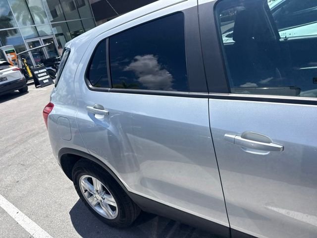 Used 2022 Silver Chevrolet LS image 5