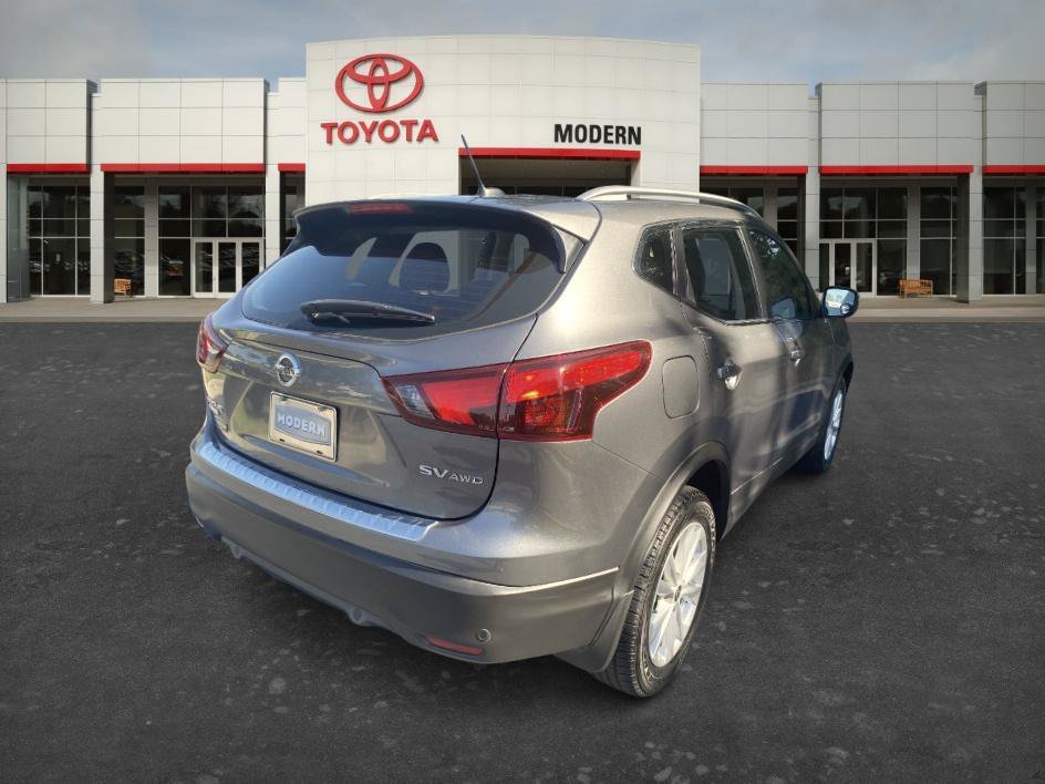 Used 2019 Gun Metallic Nissan SV image 5