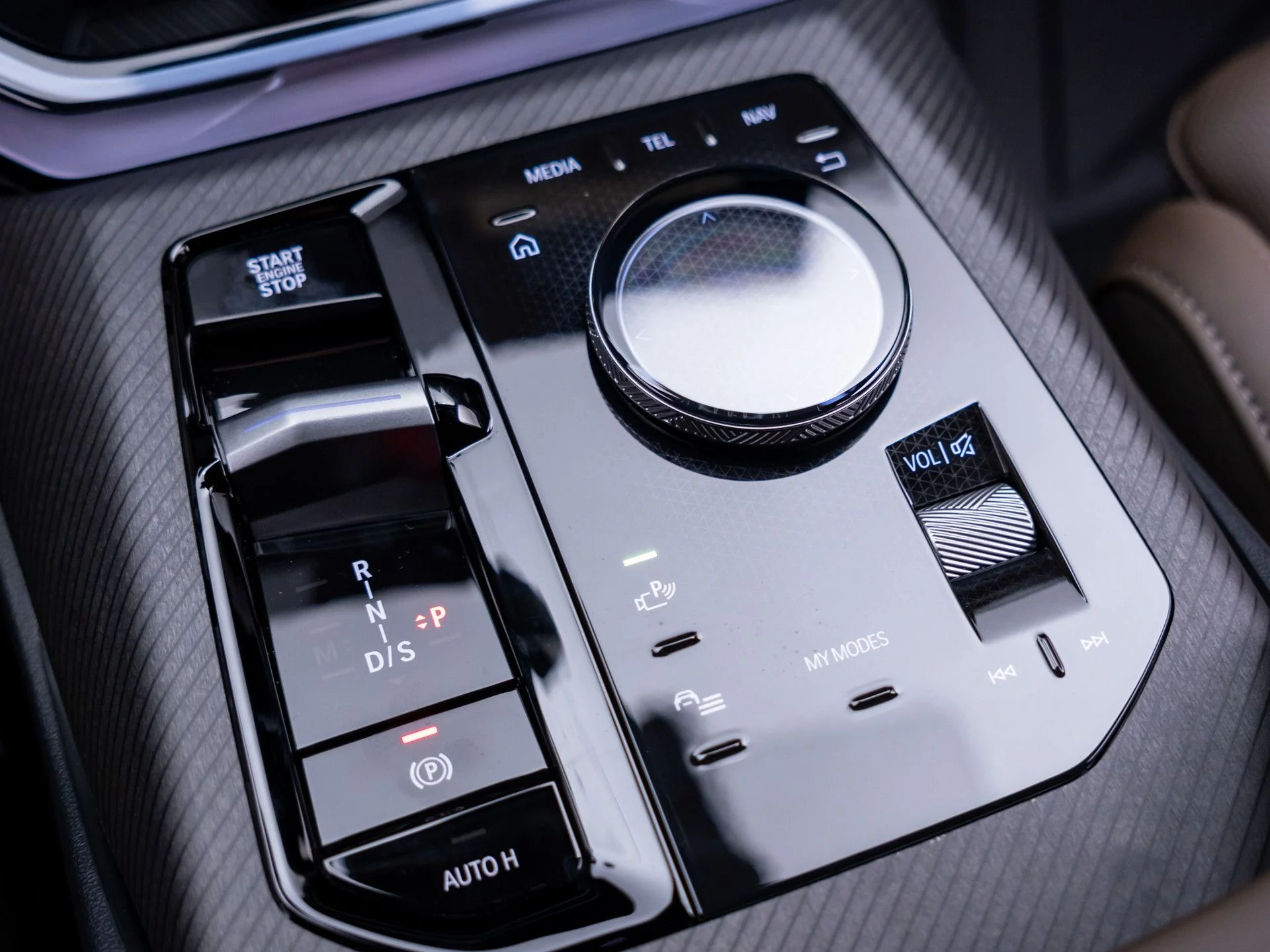 New 2026 White BMW 30 xDrive image 29