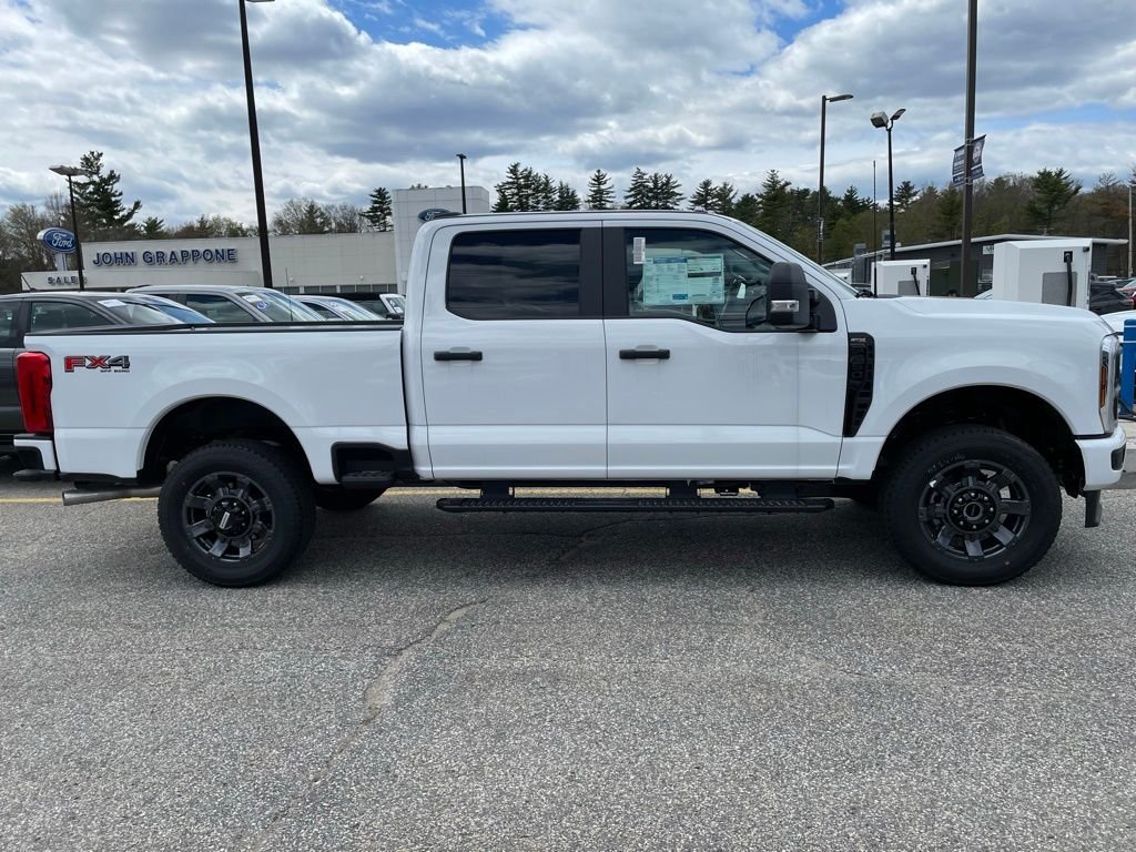 New 2026 Oxford White Ford F-350® XL image 3