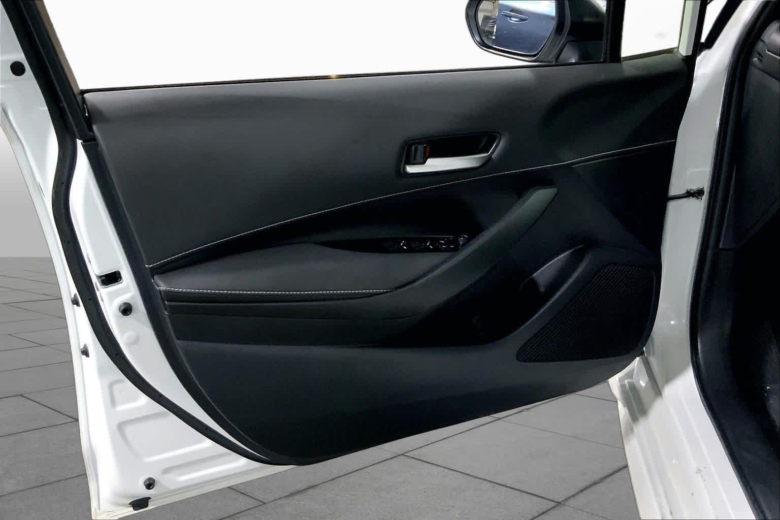 Used 2024 Wind Chill Pearl Toyota SE image 22