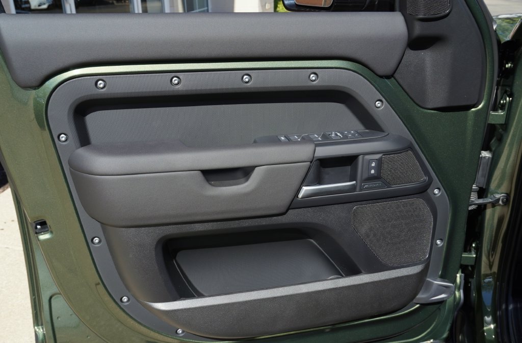 New 2026 Woolstone Green Land Rover S image 10