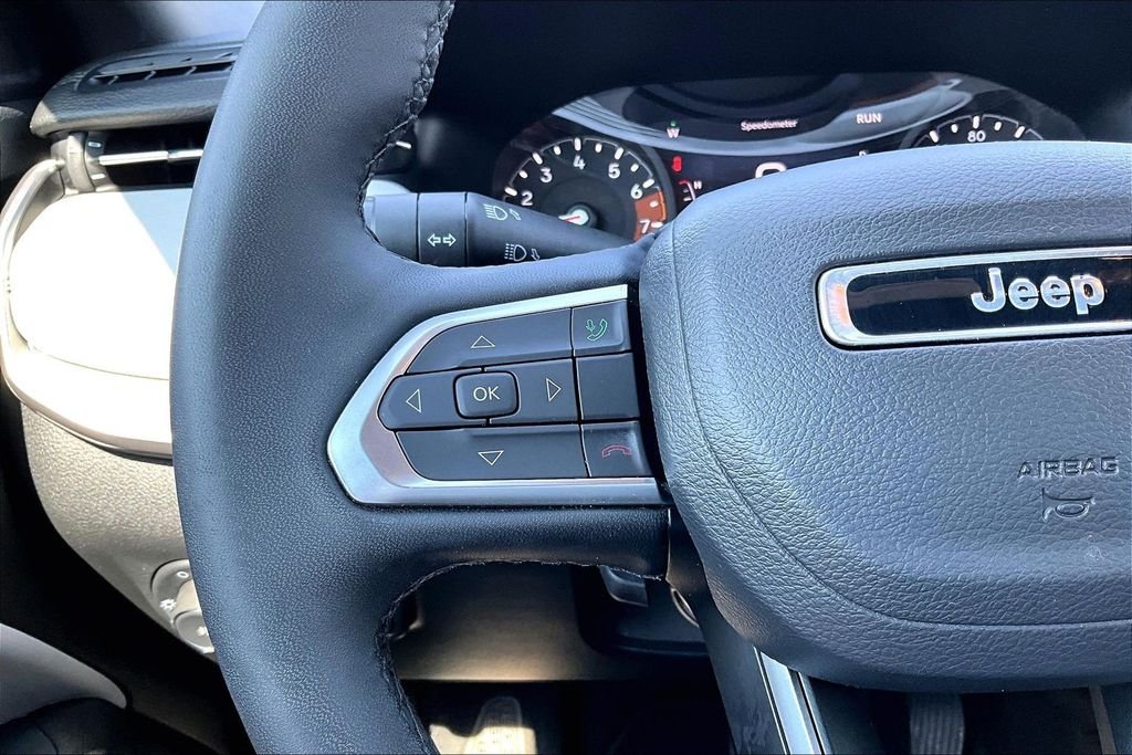 Used 2025 White Jeep Limited image 17