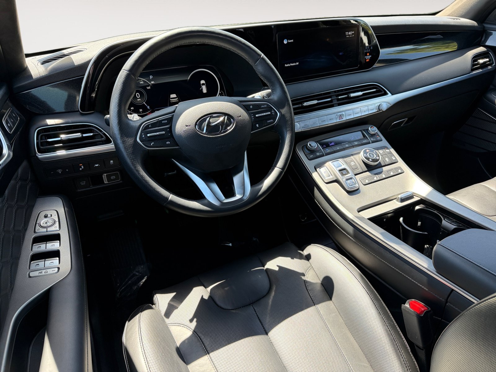 Used 2022 White Hyundai Calligraphy image 15