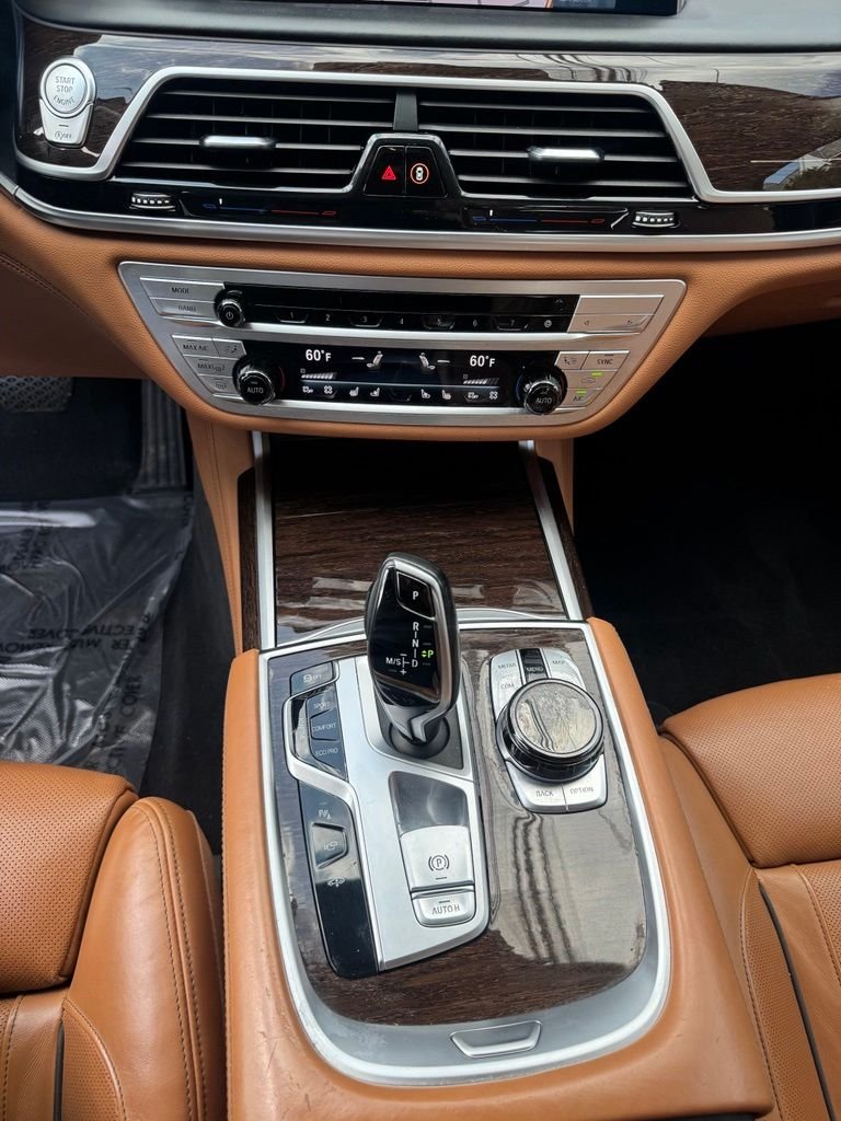 Used 2022 Blue BMW 750i xDrive image 34