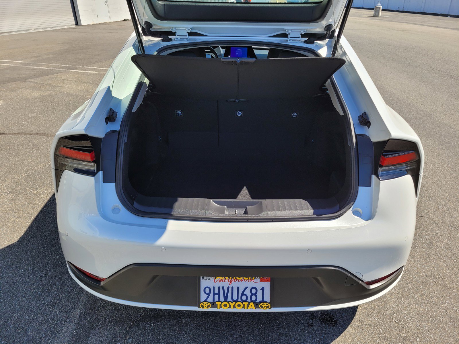 Used 2023 White Toyota  image 9