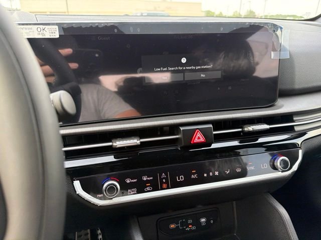 New 2026 Glacial White / Black Roof Kia X-Pro Prestige image 15