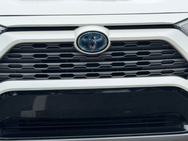 Used 2021 White Toyota XSE image 10