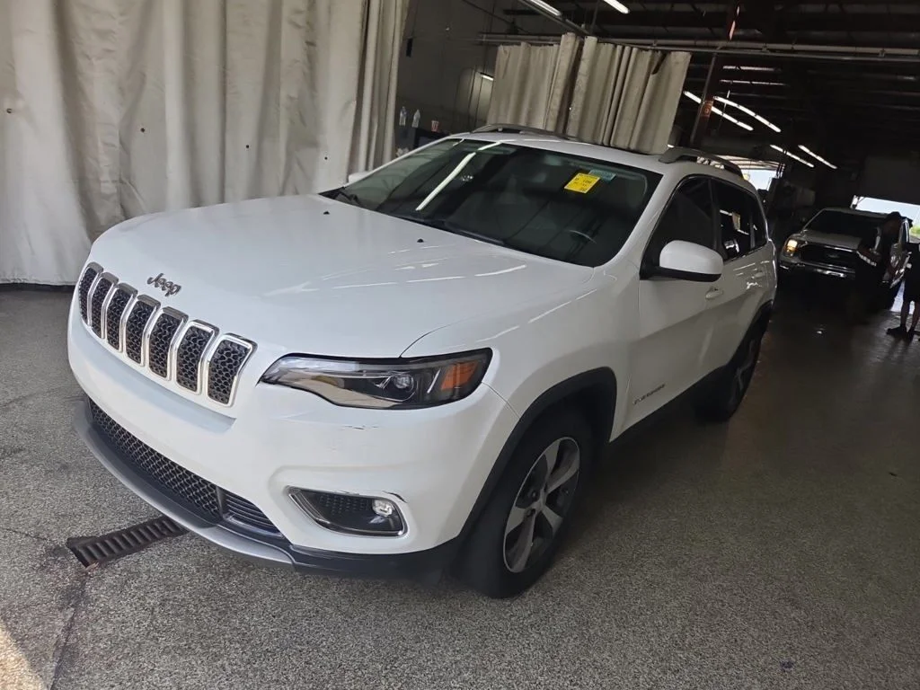 Used 2019 White Jeep Limited image 17